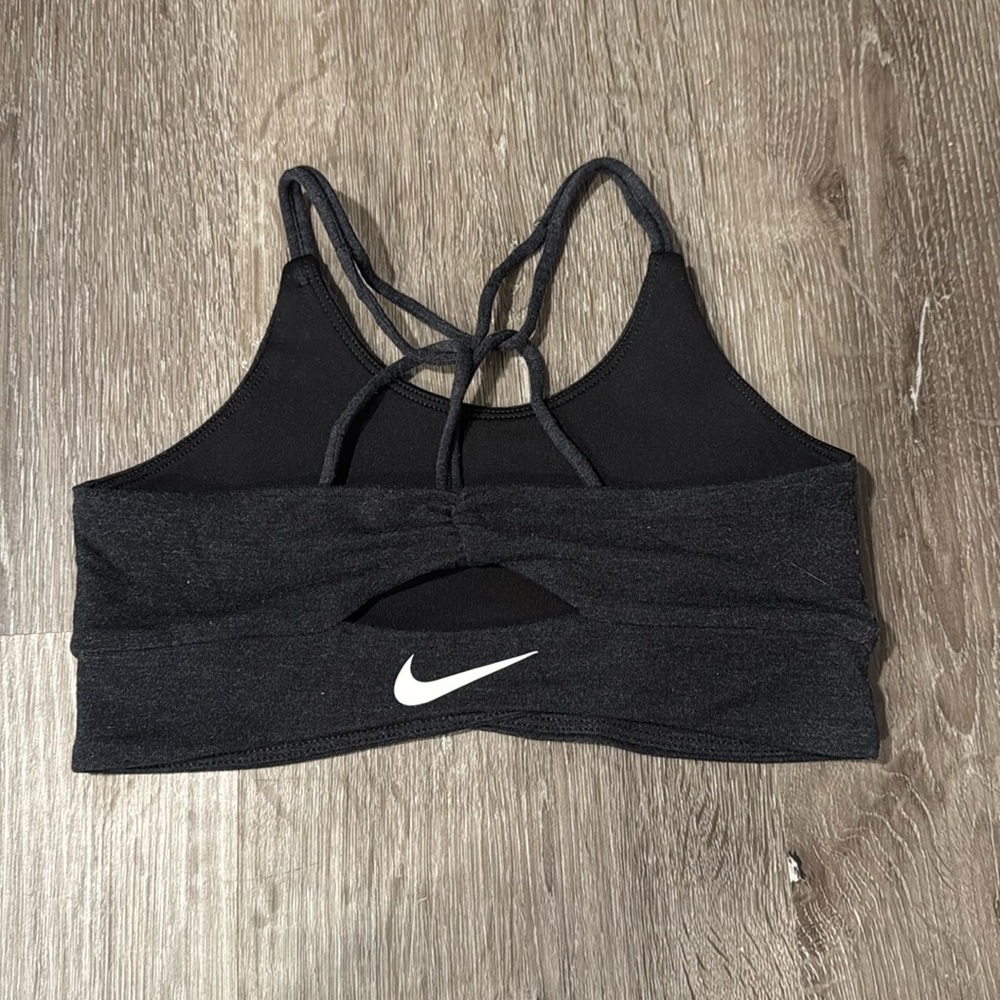NIKE girls soft athletic sports bra